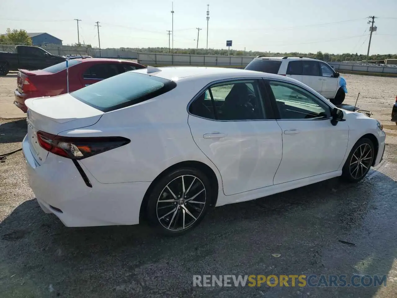 3 Photograph of a damaged car 4T1G11AK7MU546466 TOYOTA CAMRY 2021