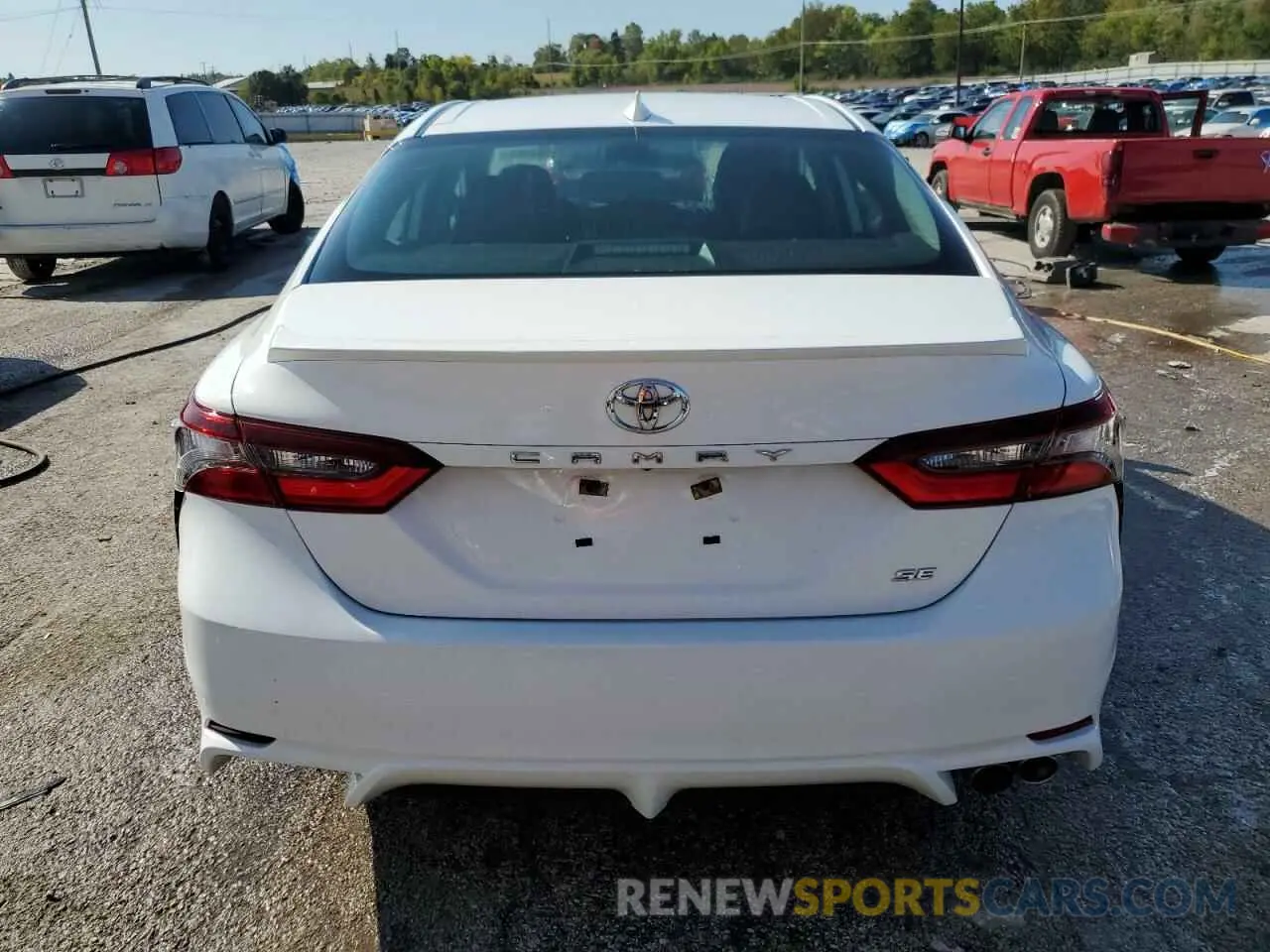 6 Photograph of a damaged car 4T1G11AK7MU546466 TOYOTA CAMRY 2021