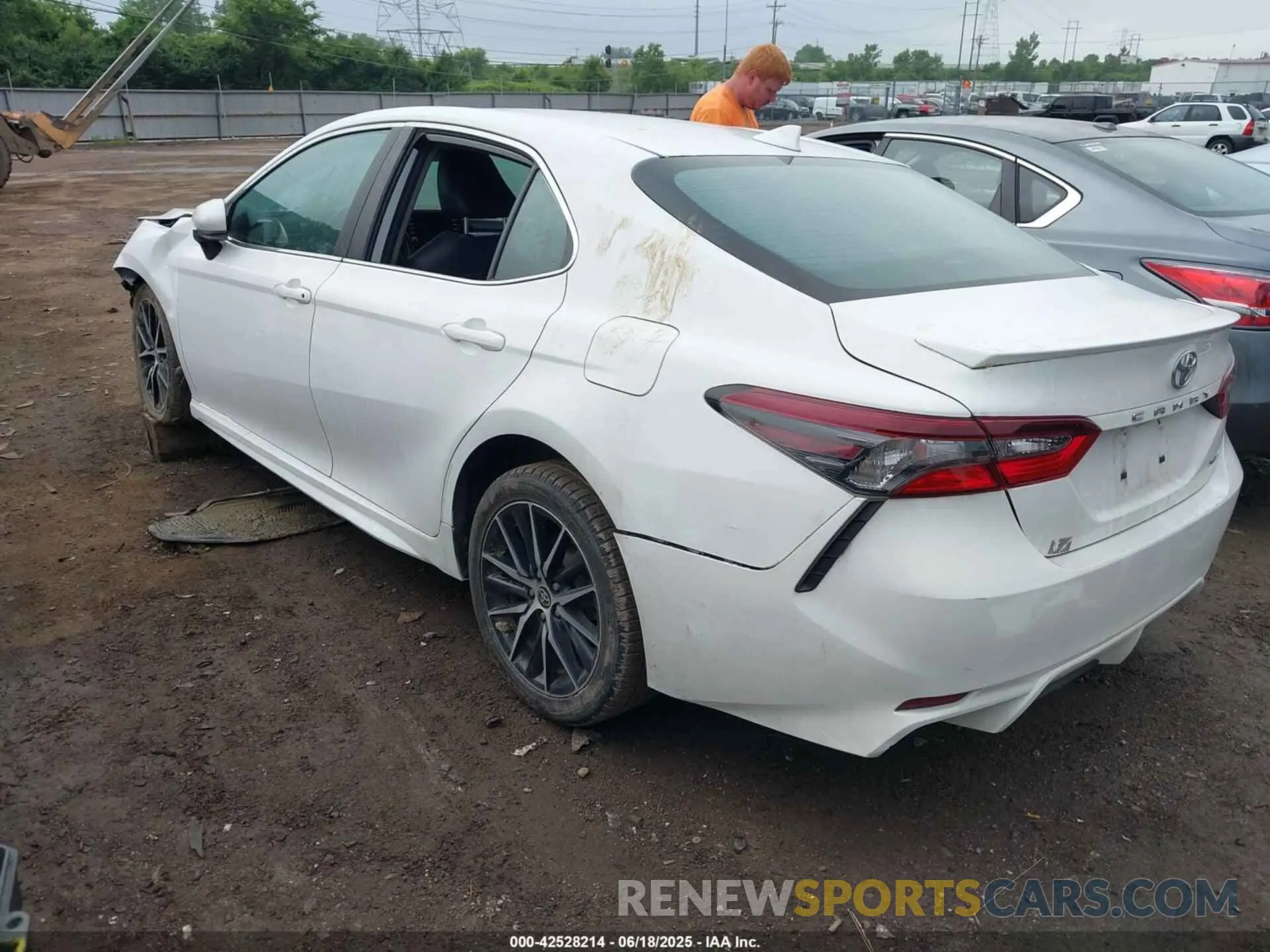 3 Photograph of a damaged car 4T1G11AK7MU559346 TOYOTA CAMRY 2021