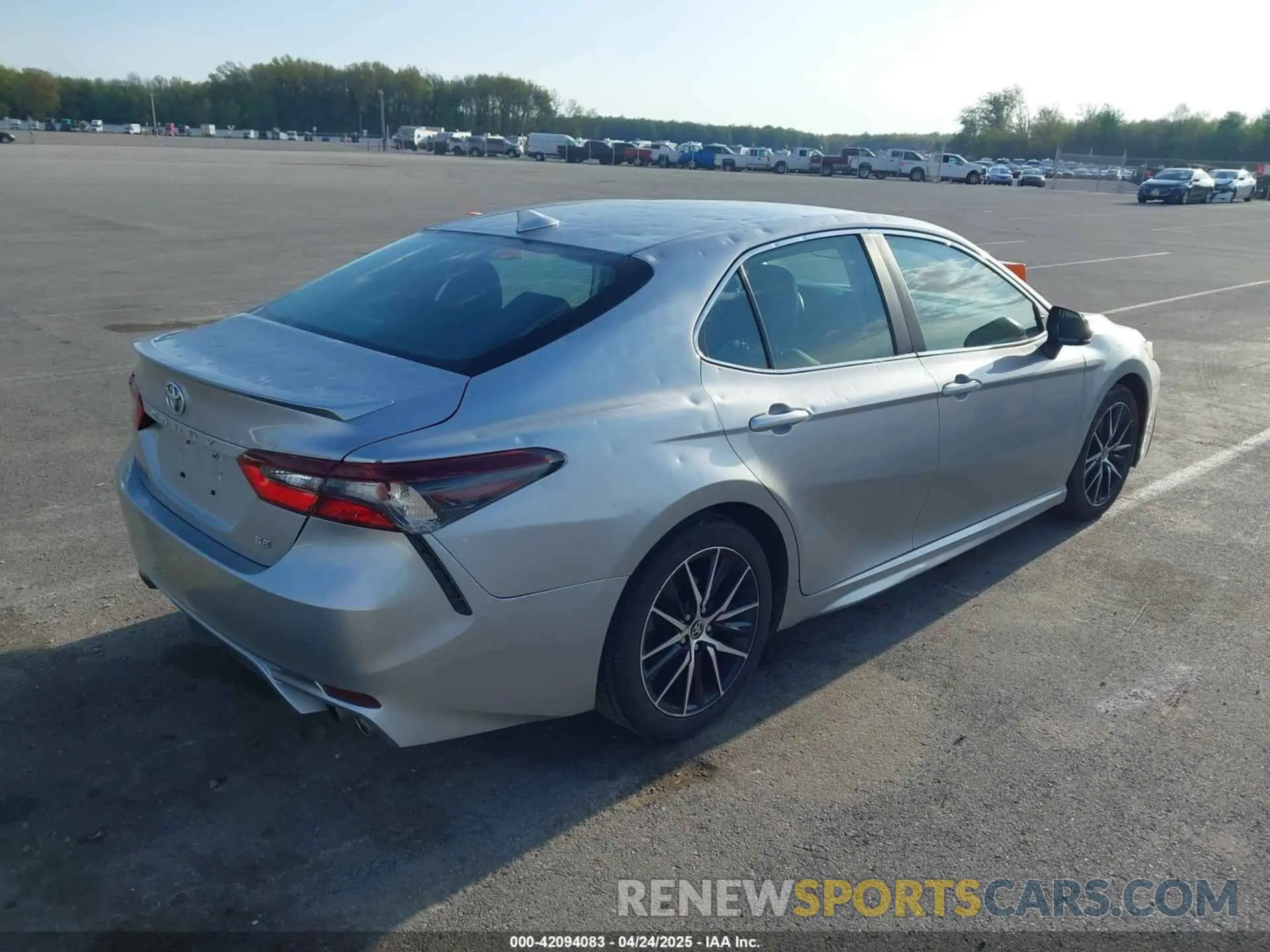 4 Photograph of a damaged car 4T1G11AK7MU560819 TOYOTA CAMRY 2021