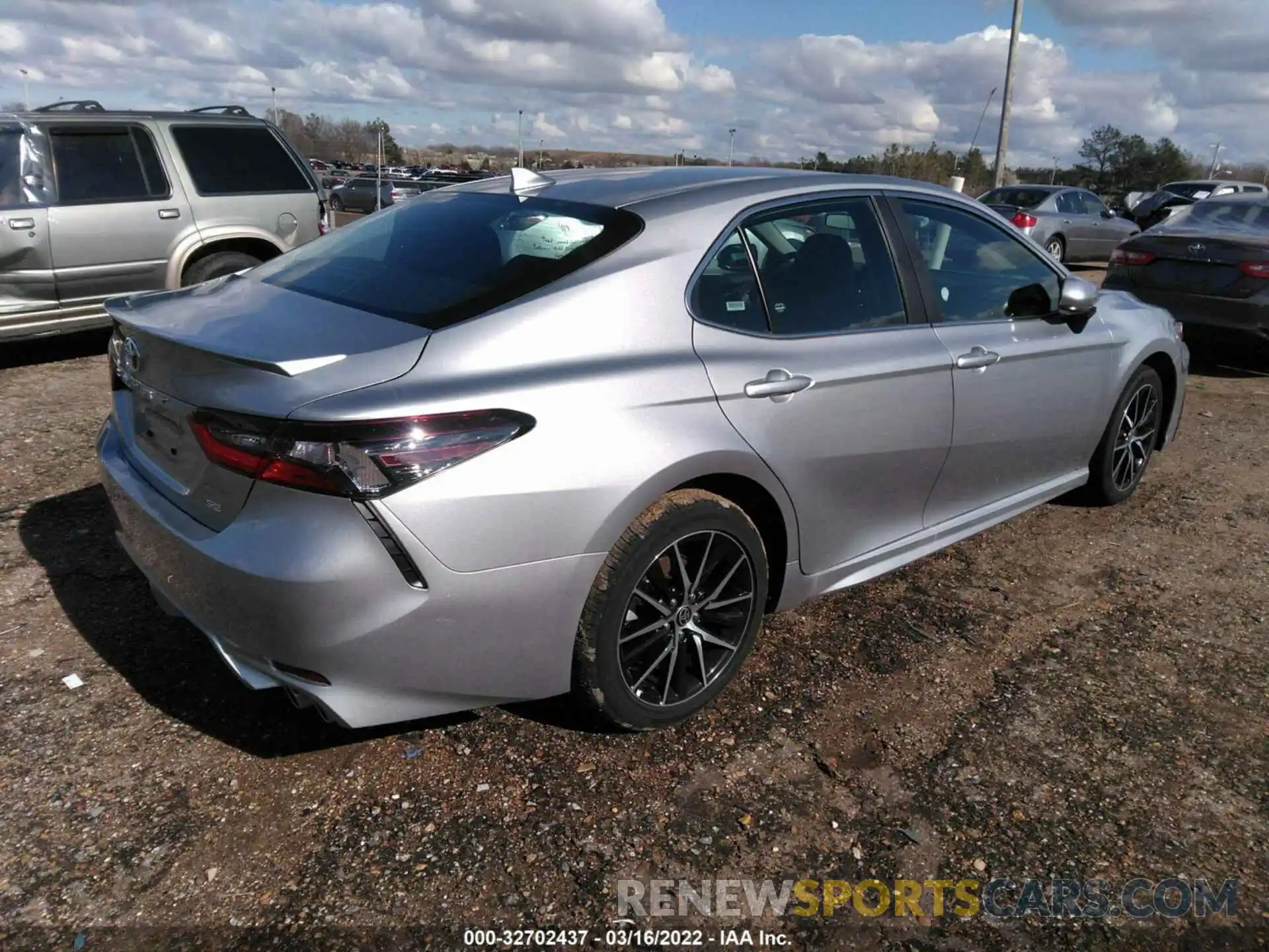 4 Photograph of a damaged car 4T1G11AK7MU562537 TOYOTA CAMRY 2021