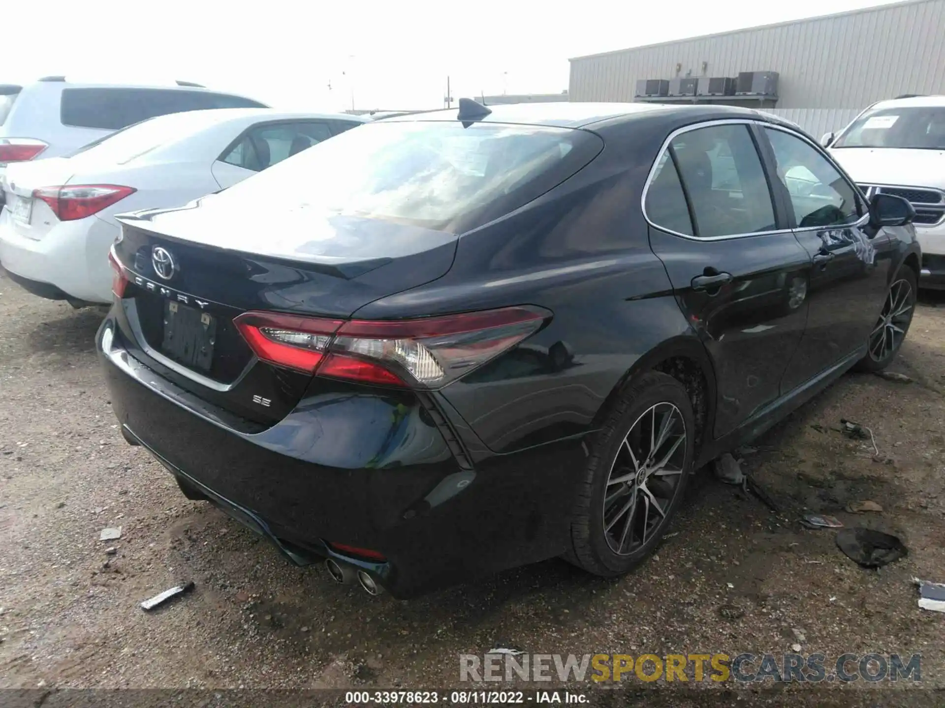 4 Photograph of a damaged car 4T1G11AK7MU566202 TOYOTA CAMRY 2021