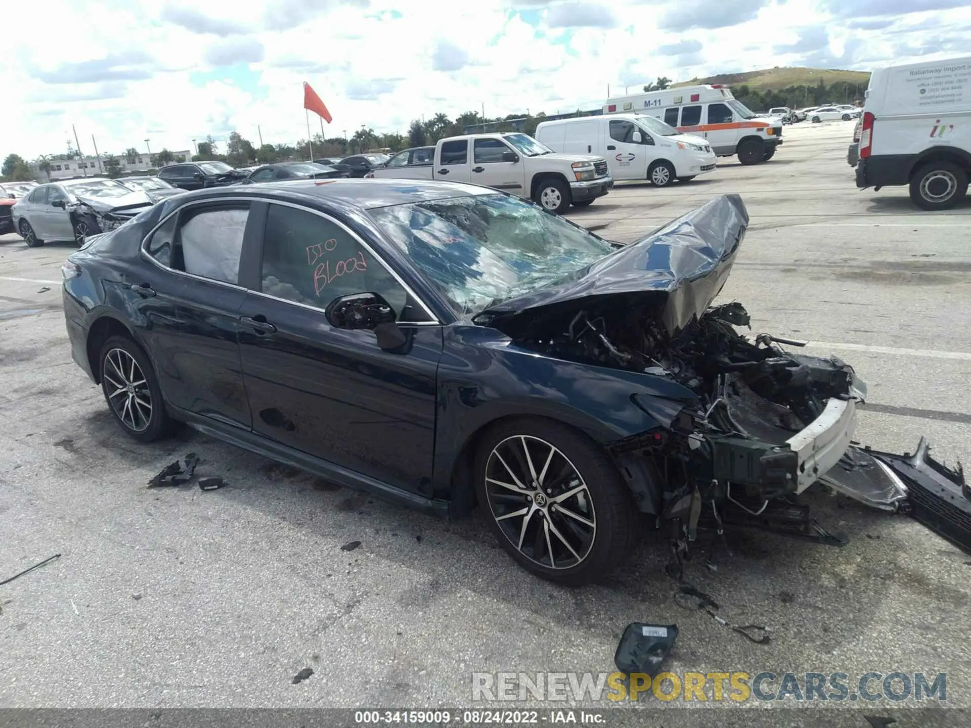 1 Photograph of a damaged car 4T1G11AK7MU575918 TOYOTA CAMRY 2021