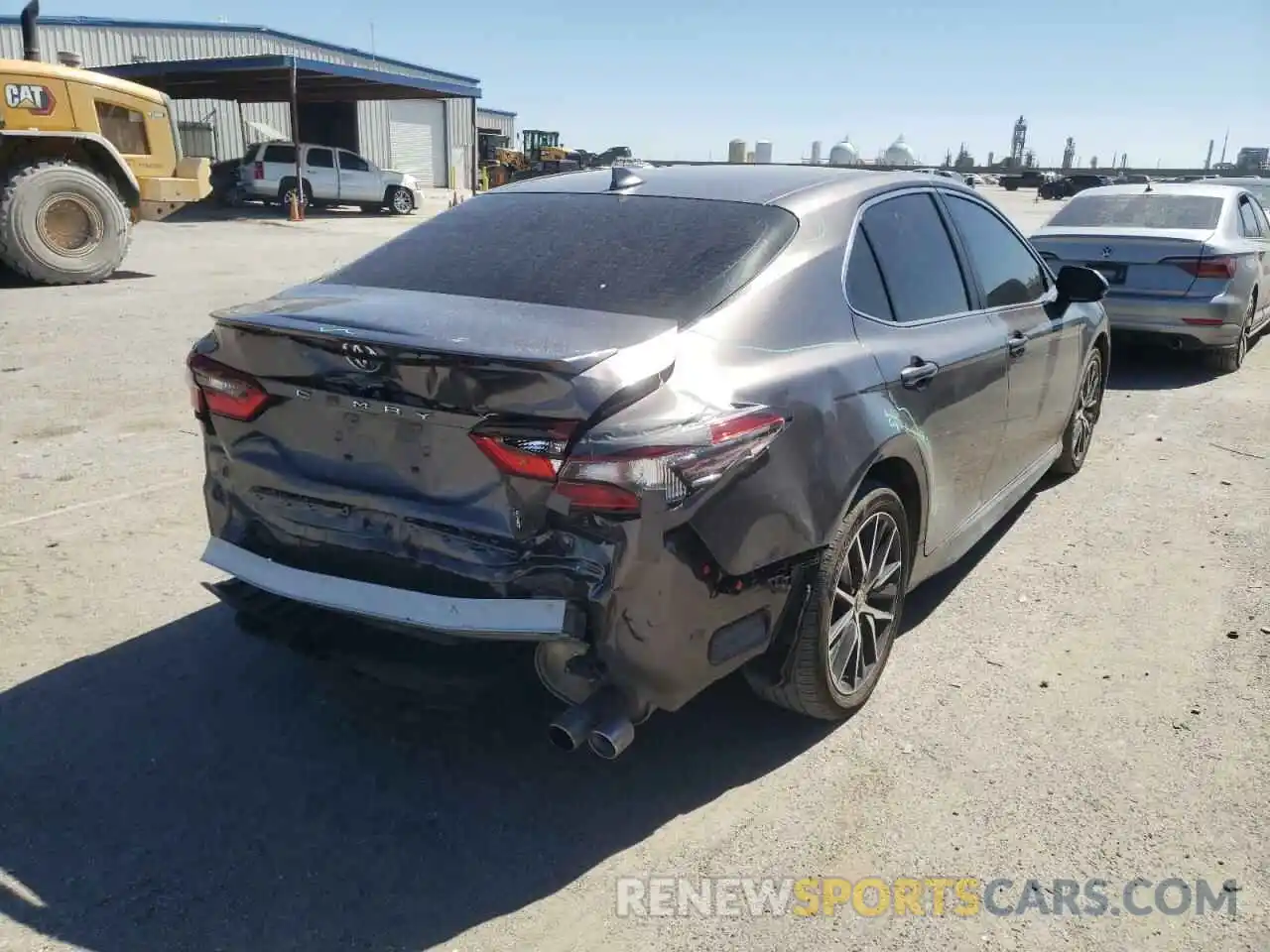 4 Photograph of a damaged car 4T1G11AK7MU580956 TOYOTA CAMRY 2021