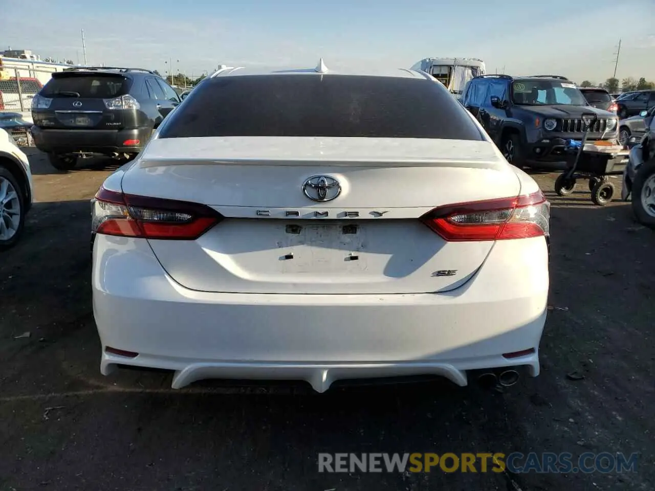 6 Photograph of a damaged car 4T1G11AK7MU600574 TOYOTA CAMRY 2021