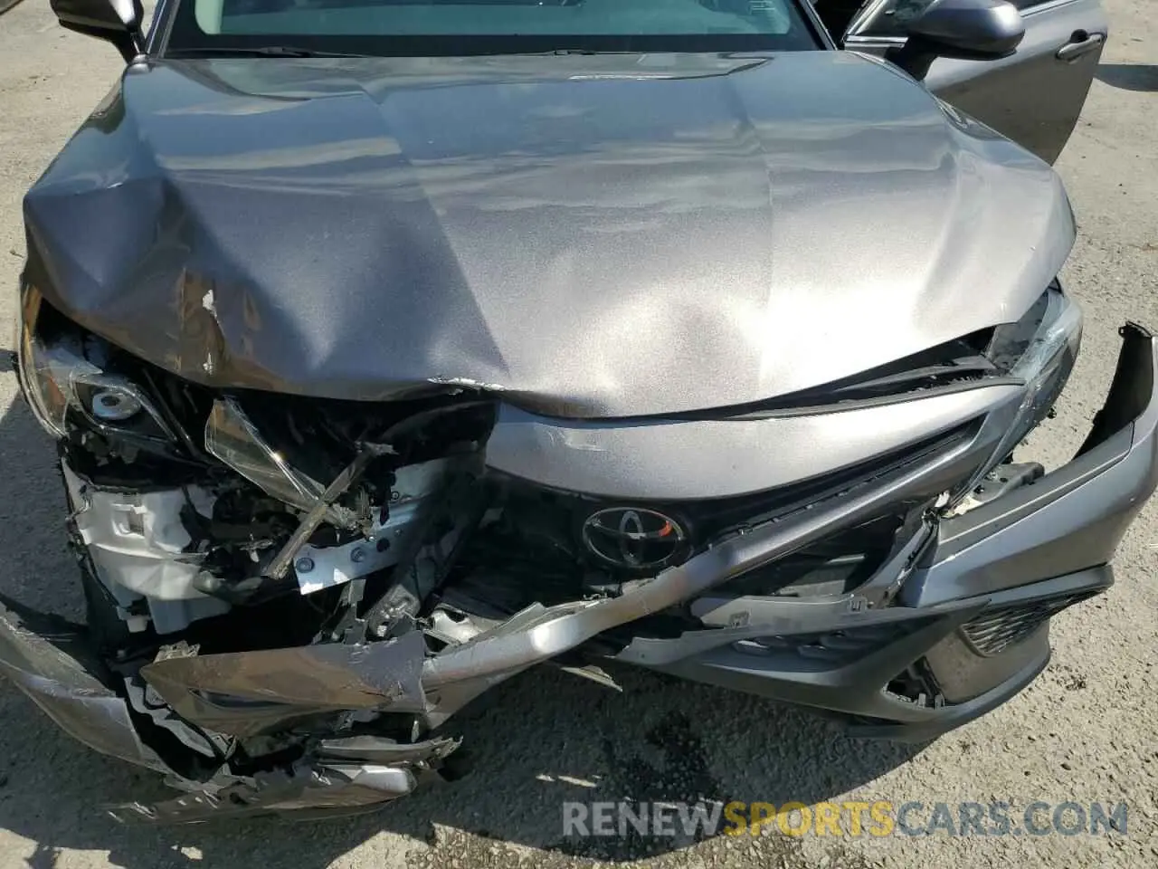 11 Photograph of a damaged car 4T1G11AK7MU600946 TOYOTA CAMRY 2021