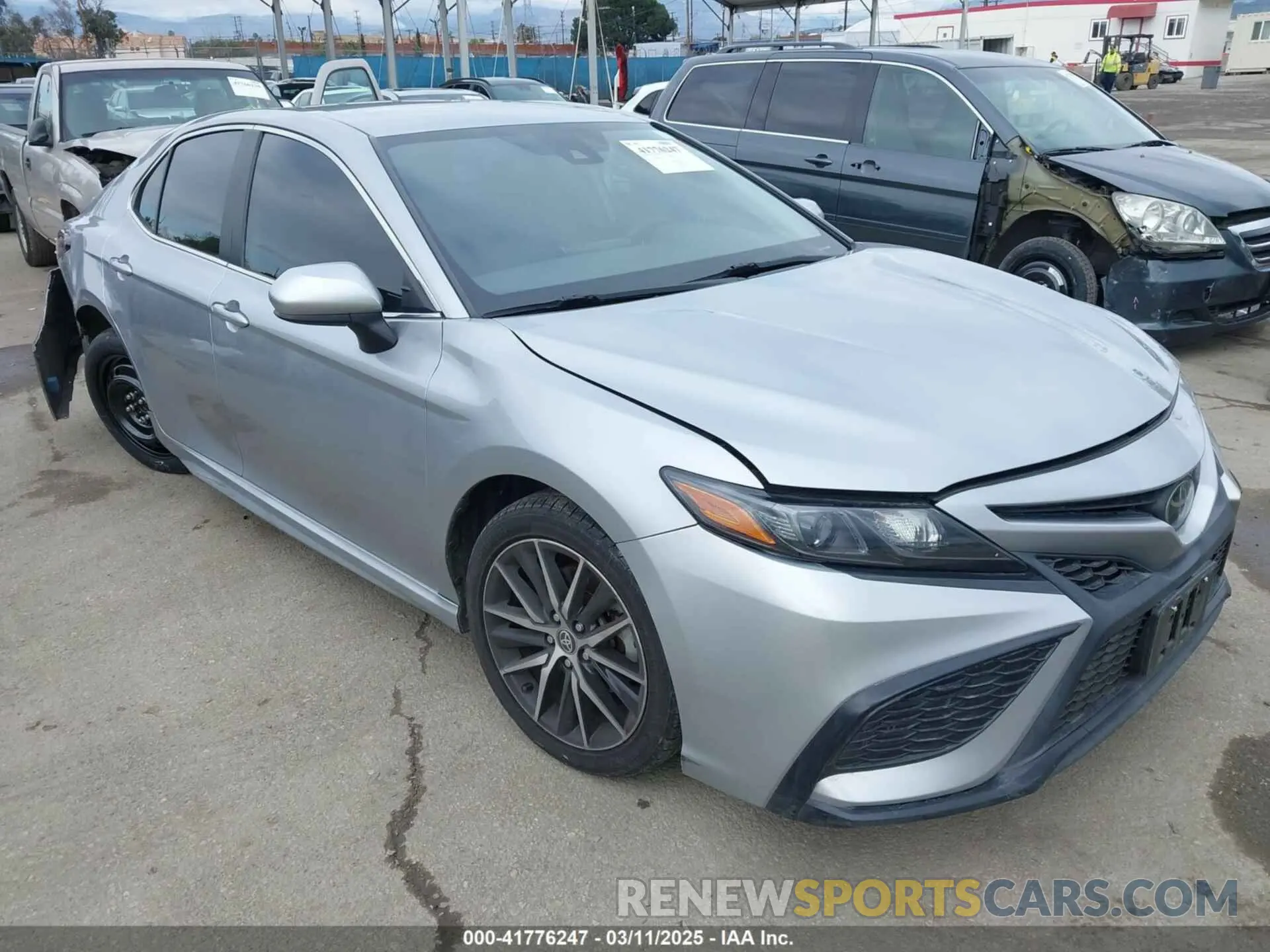 1 Photograph of a damaged car 4T1G11AK7MU604091 TOYOTA CAMRY 2021