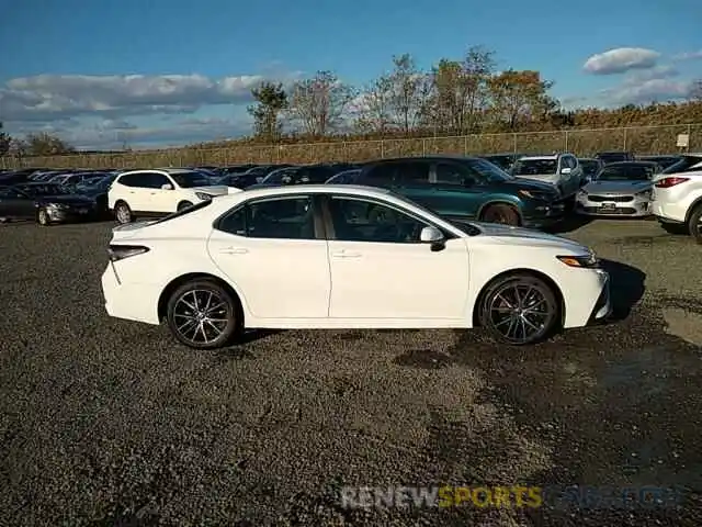 10 Photograph of a damaged car 4T1G11AK7MU610036 TOYOTA CAMRY 2021