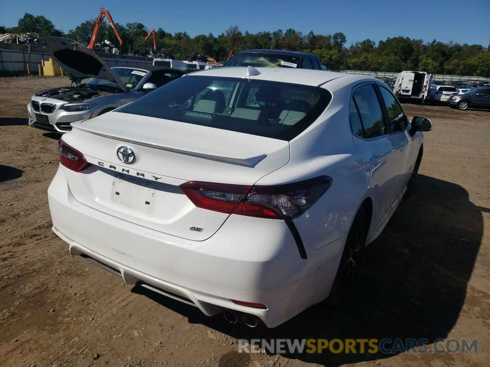 4 Photograph of a damaged car 4T1G11AK8MU403204 TOYOTA CAMRY 2021