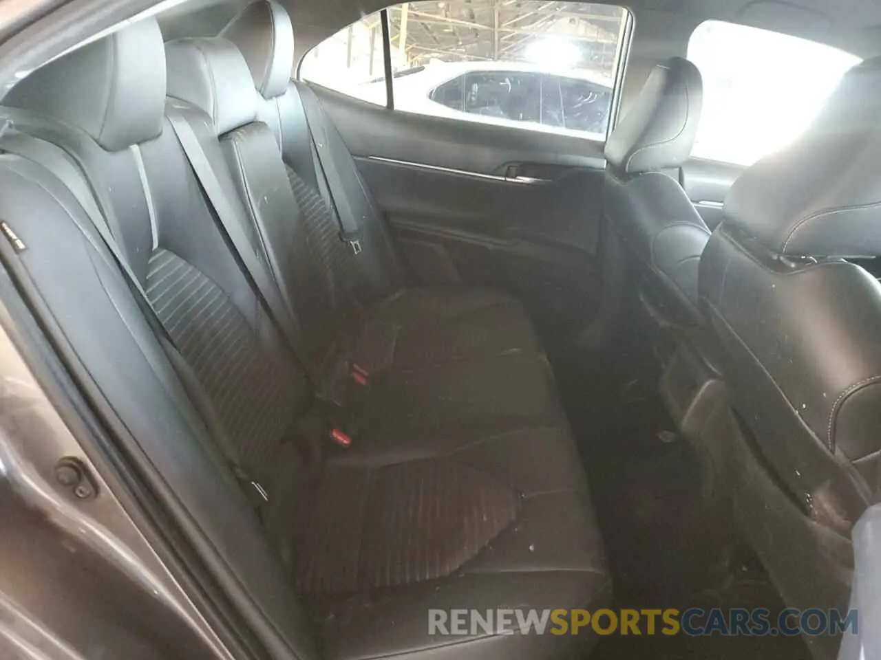 10 Photograph of a damaged car 4T1G11AK8MU404787 TOYOTA CAMRY 2021