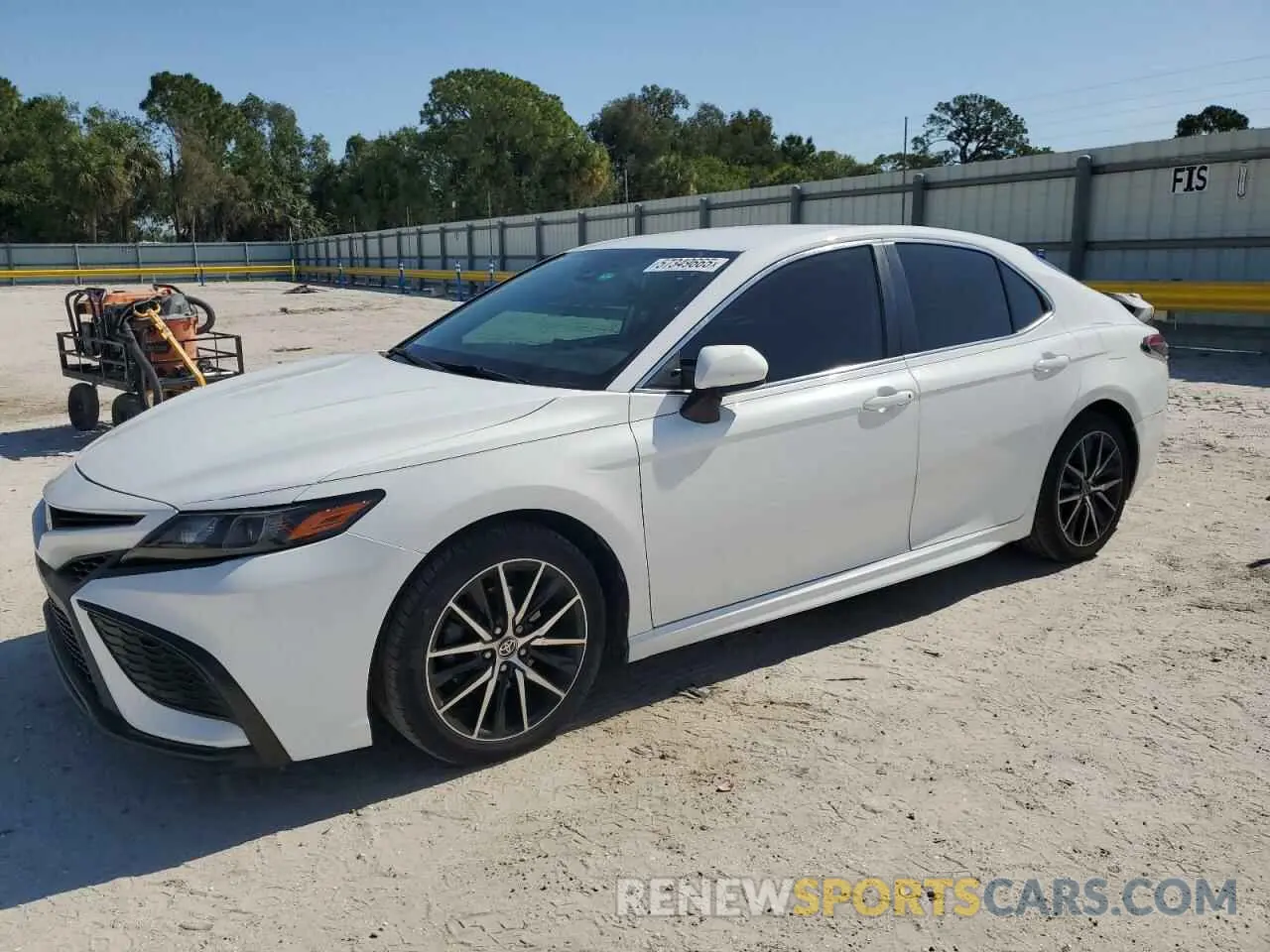 1 Photograph of a damaged car 4T1G11AK8MU406426 TOYOTA CAMRY 2021