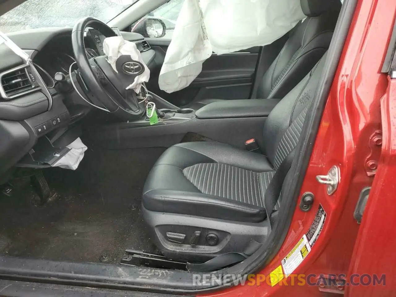 7 Photograph of a damaged car 4T1G11AK8MU408337 TOYOTA CAMRY 2021