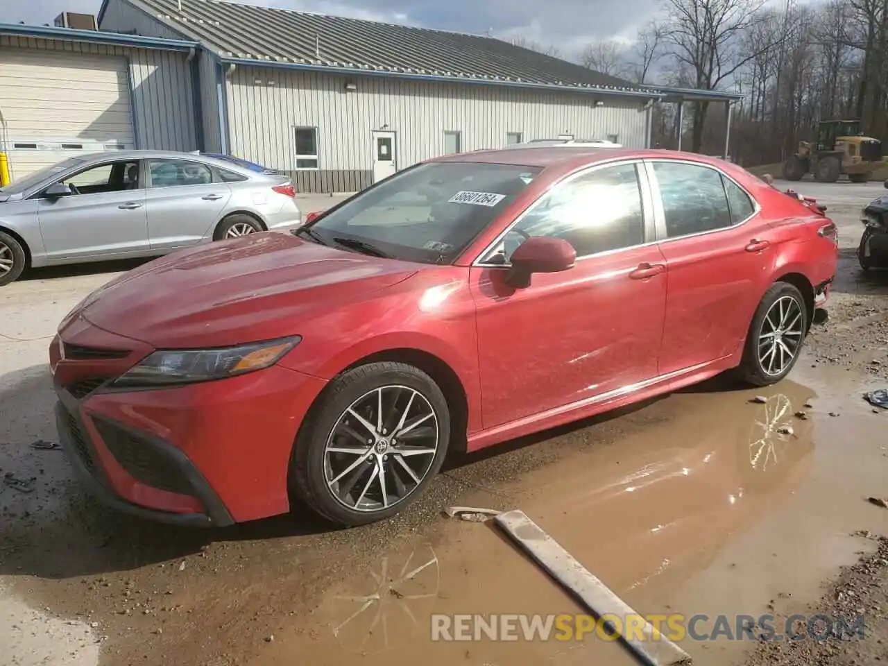 1 Photograph of a damaged car 4T1G11AK8MU427051 TOYOTA CAMRY 2021