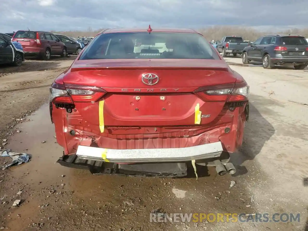 6 Photograph of a damaged car 4T1G11AK8MU427051 TOYOTA CAMRY 2021