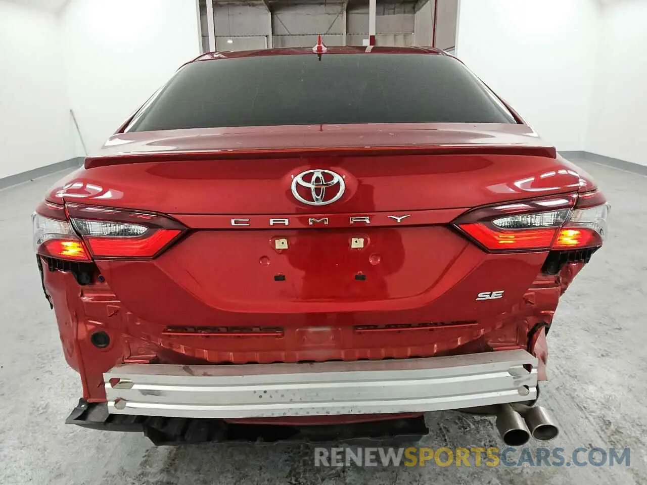 6 Photograph of a damaged car 4T1G11AK8MU427177 TOYOTA CAMRY 2021