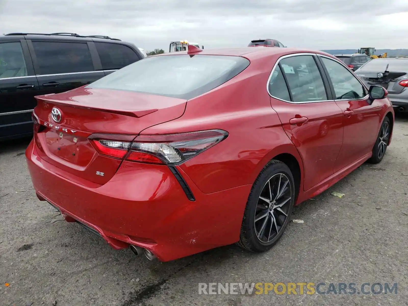 4 Photograph of a damaged car 4T1G11AK8MU435666 TOYOTA CAMRY 2021