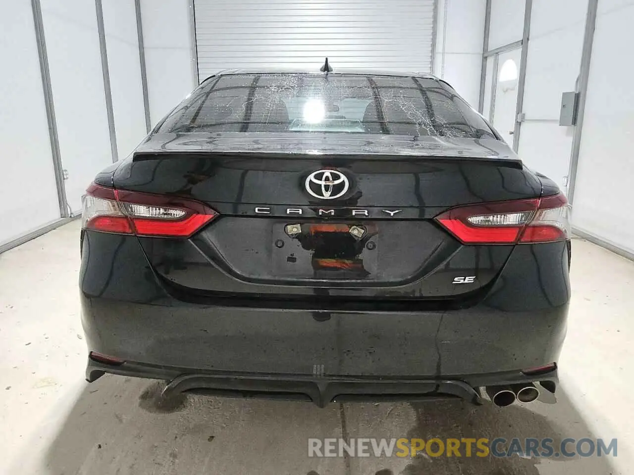 6 Photograph of a damaged car 4T1G11AK8MU472331 TOYOTA CAMRY 2021