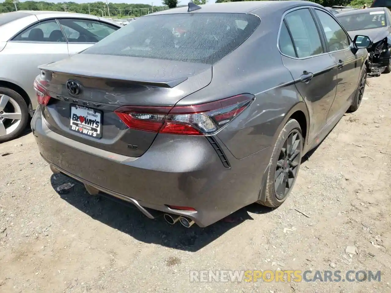 4 Photograph of a damaged car 4T1G11AK8MU472362 TOYOTA CAMRY 2021