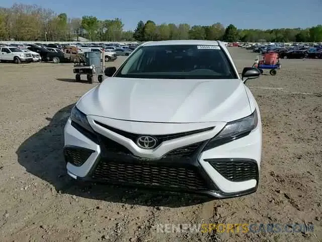 11 Photograph of a damaged car 4T1G11AK8MU484124 TOYOTA CAMRY 2021