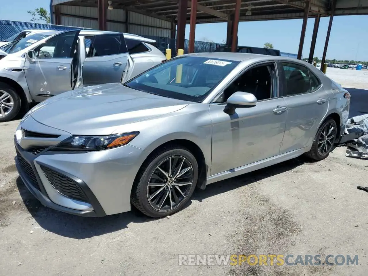 1 Photograph of a damaged car 4T1G11AK8MU517123 TOYOTA CAMRY 2021