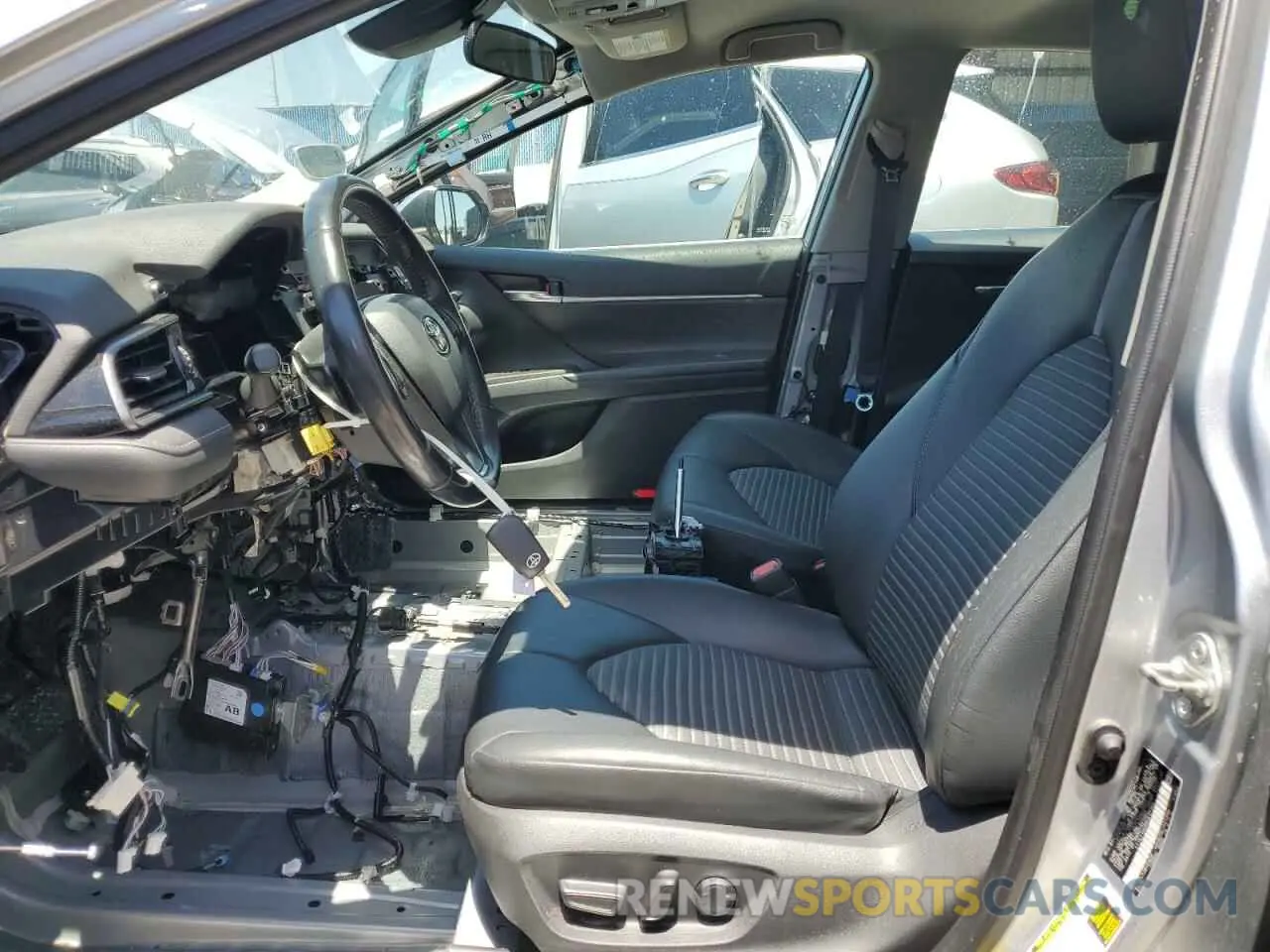 7 Photograph of a damaged car 4T1G11AK8MU517123 TOYOTA CAMRY 2021