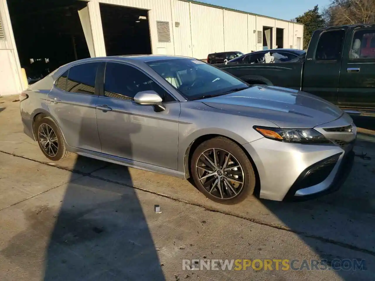 4 Photograph of a damaged car 4T1G11AK8MU521270 TOYOTA CAMRY 2021