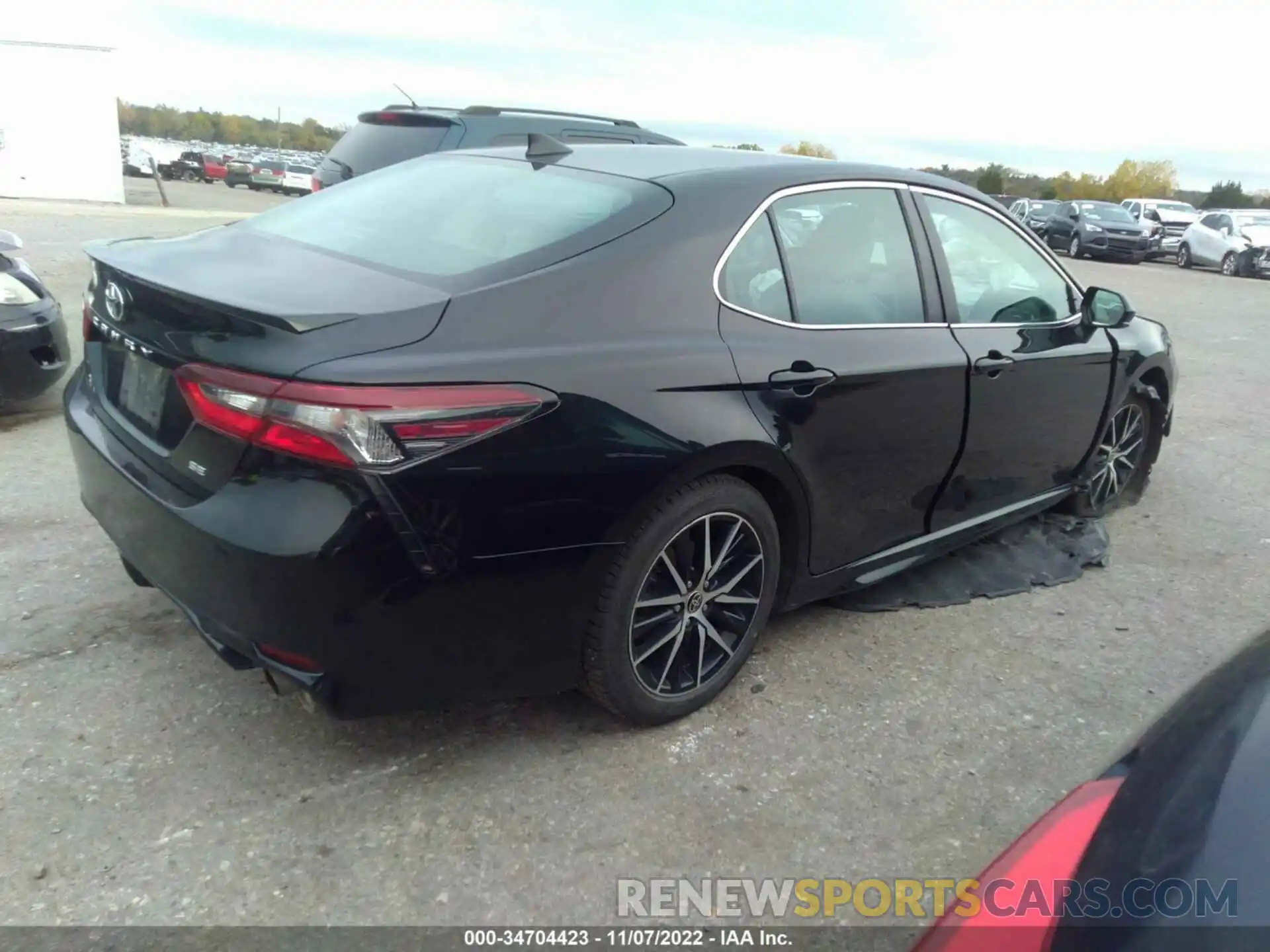 4 Photograph of a damaged car 4T1G11AK8MU522855 TOYOTA CAMRY 2021