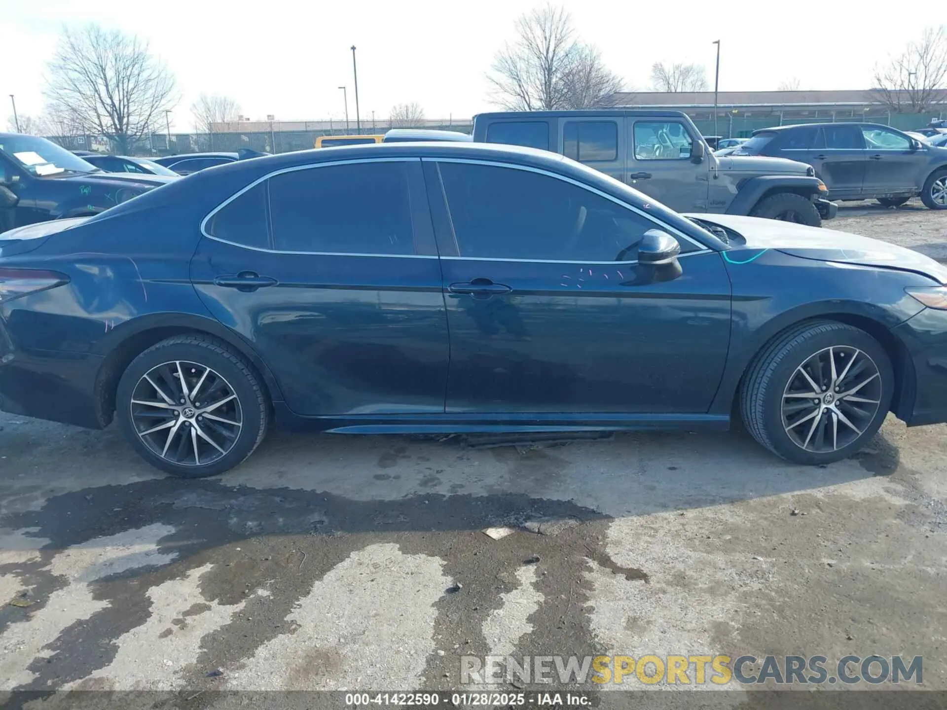 13 Photograph of a damaged car 4T1G11AK8MU527456 TOYOTA CAMRY 2021