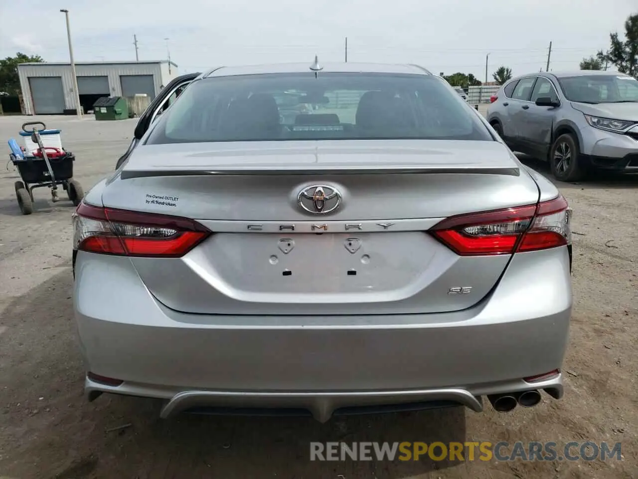 6 Photograph of a damaged car 4T1G11AK8MU529613 TOYOTA CAMRY 2021