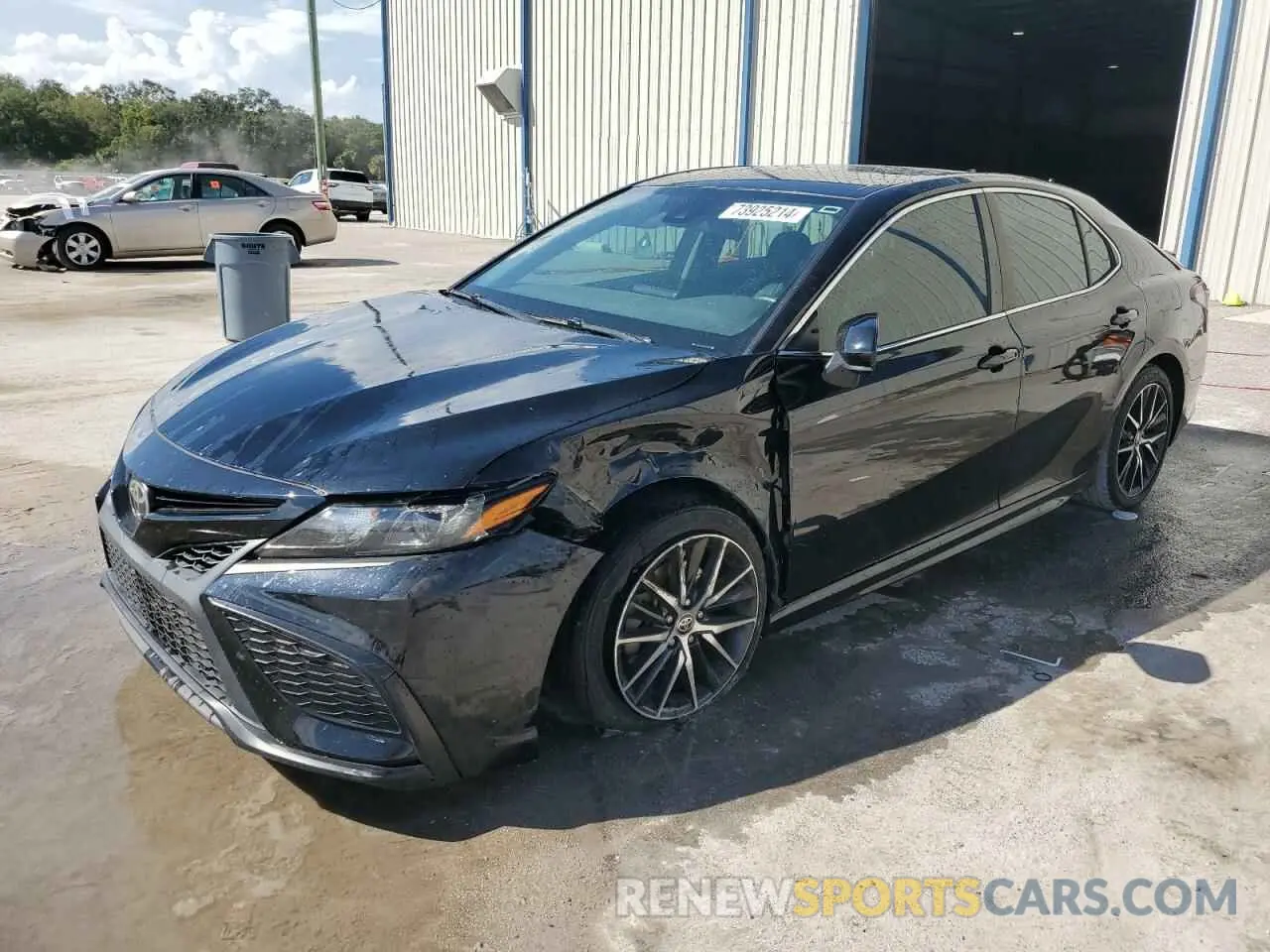 1 Photograph of a damaged car 4T1G11AK8MU530101 TOYOTA CAMRY 2021