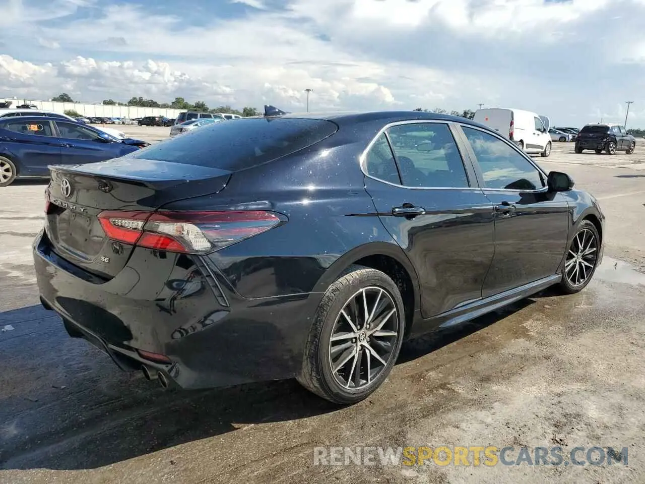 3 Photograph of a damaged car 4T1G11AK8MU530101 TOYOTA CAMRY 2021