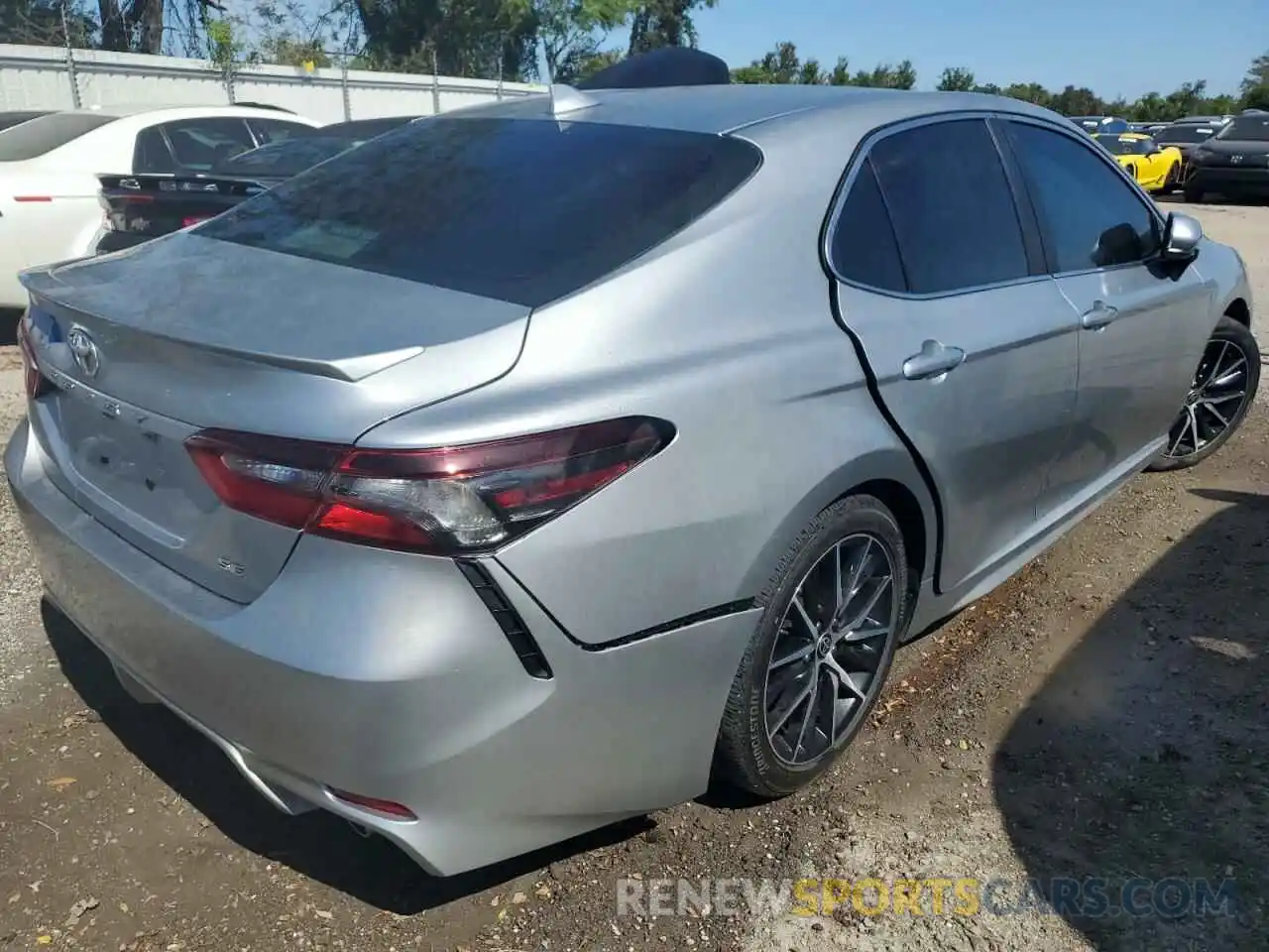 4 Photograph of a damaged car 4T1G11AK8MU532558 TOYOTA CAMRY 2021