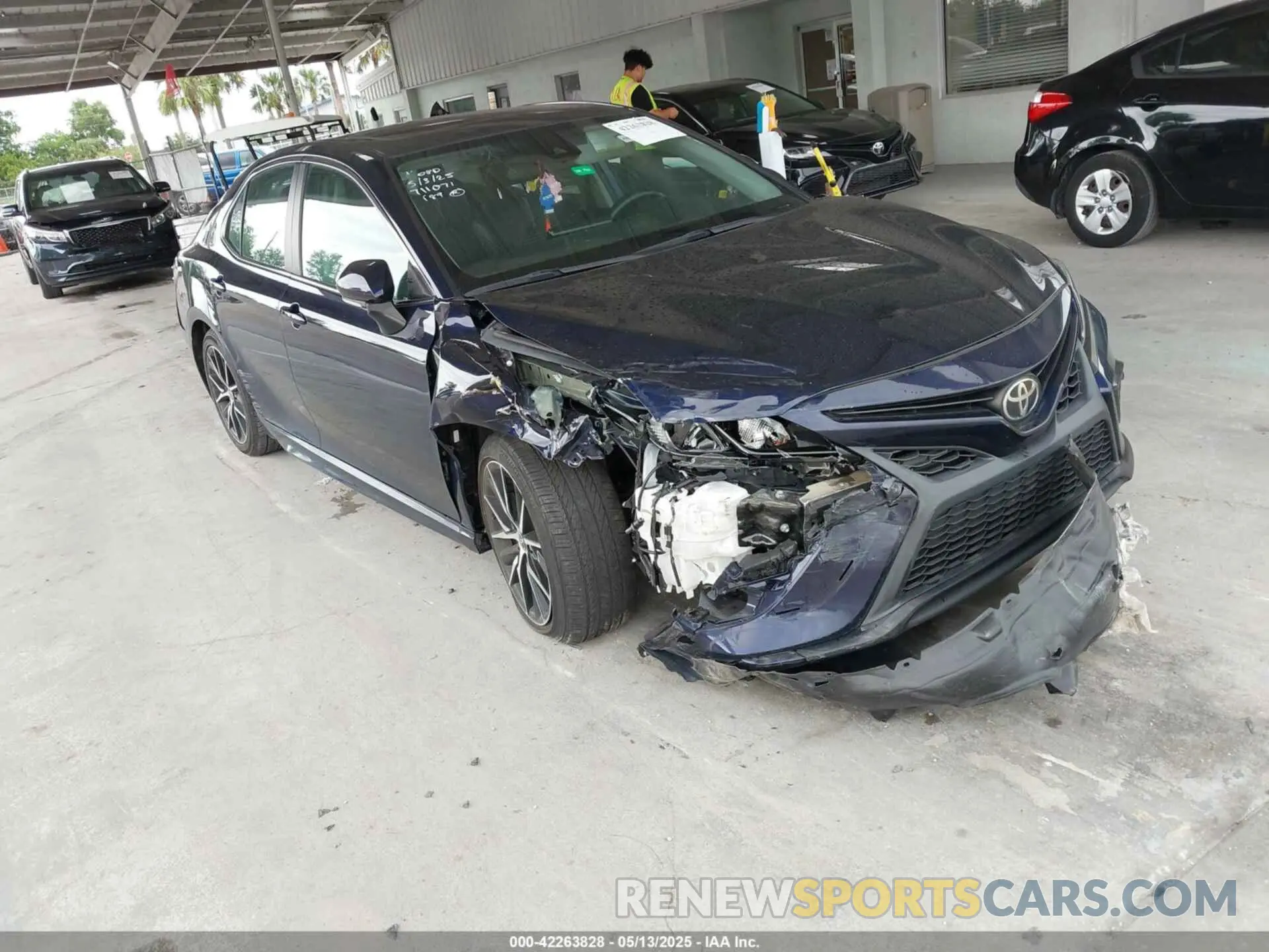 1 Photograph of a damaged car 4T1G11AK8MU533631 TOYOTA CAMRY 2021