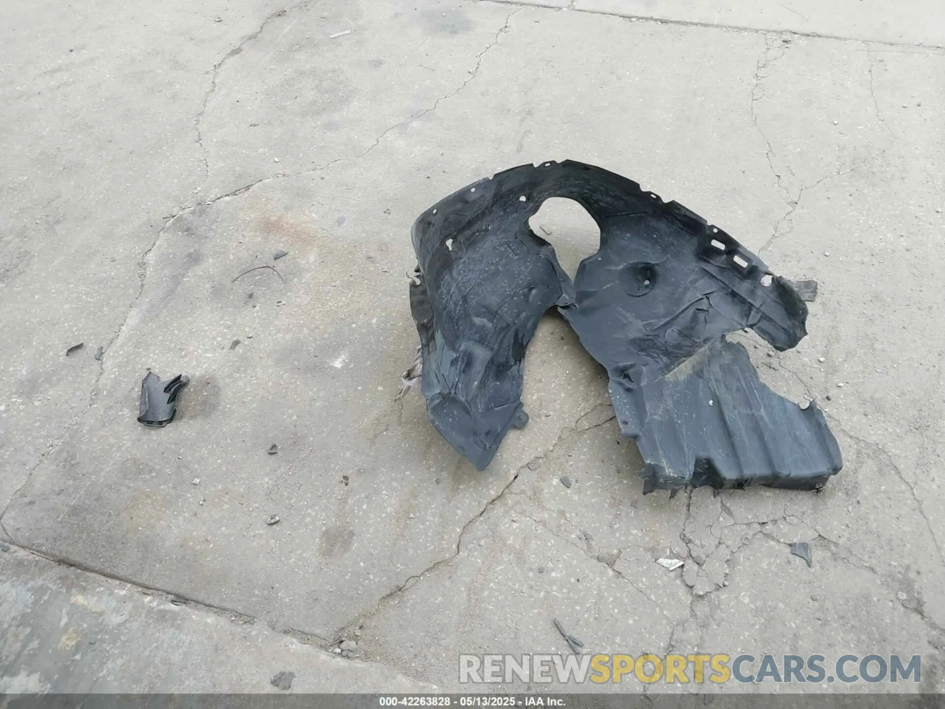 12 Photograph of a damaged car 4T1G11AK8MU533631 TOYOTA CAMRY 2021
