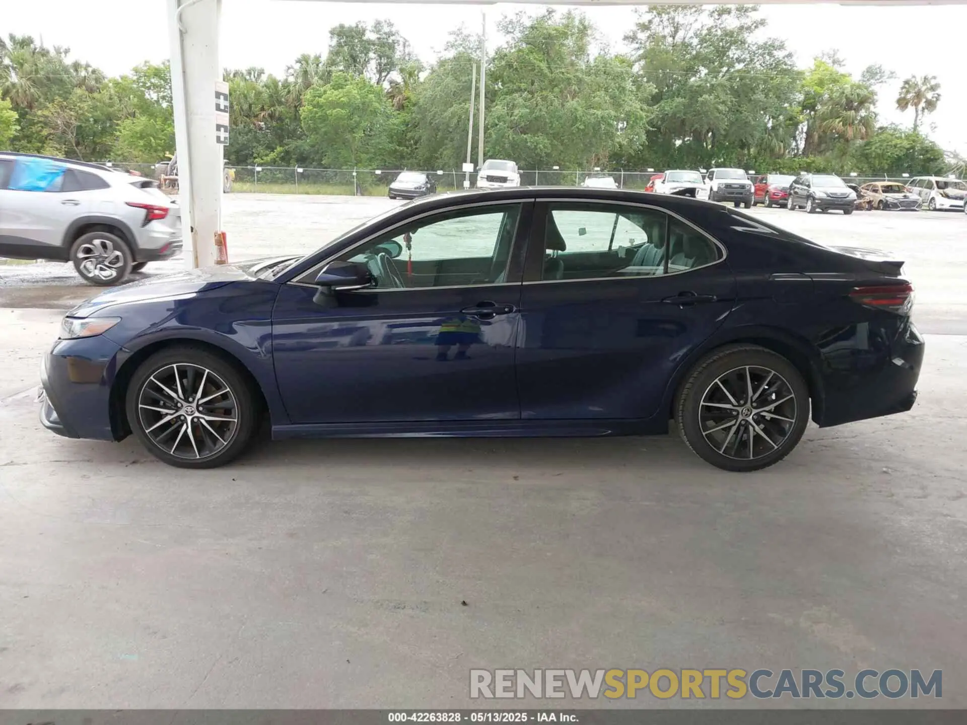15 Photograph of a damaged car 4T1G11AK8MU533631 TOYOTA CAMRY 2021