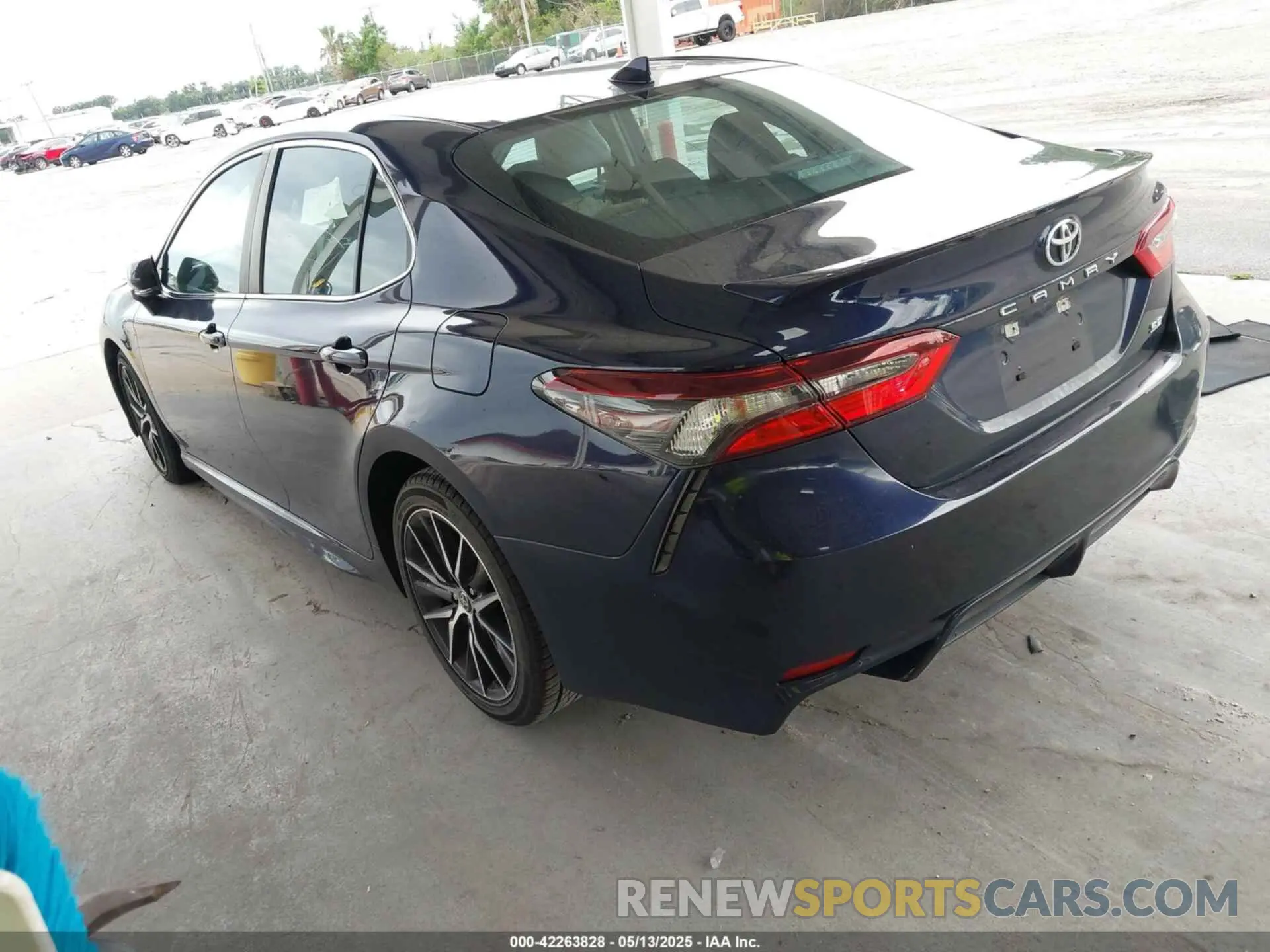 3 Photograph of a damaged car 4T1G11AK8MU533631 TOYOTA CAMRY 2021
