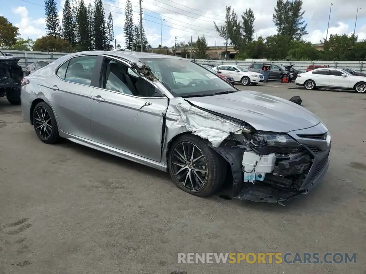 4 Photograph of a damaged car 4T1G11AK8MU538490 TOYOTA CAMRY 2021