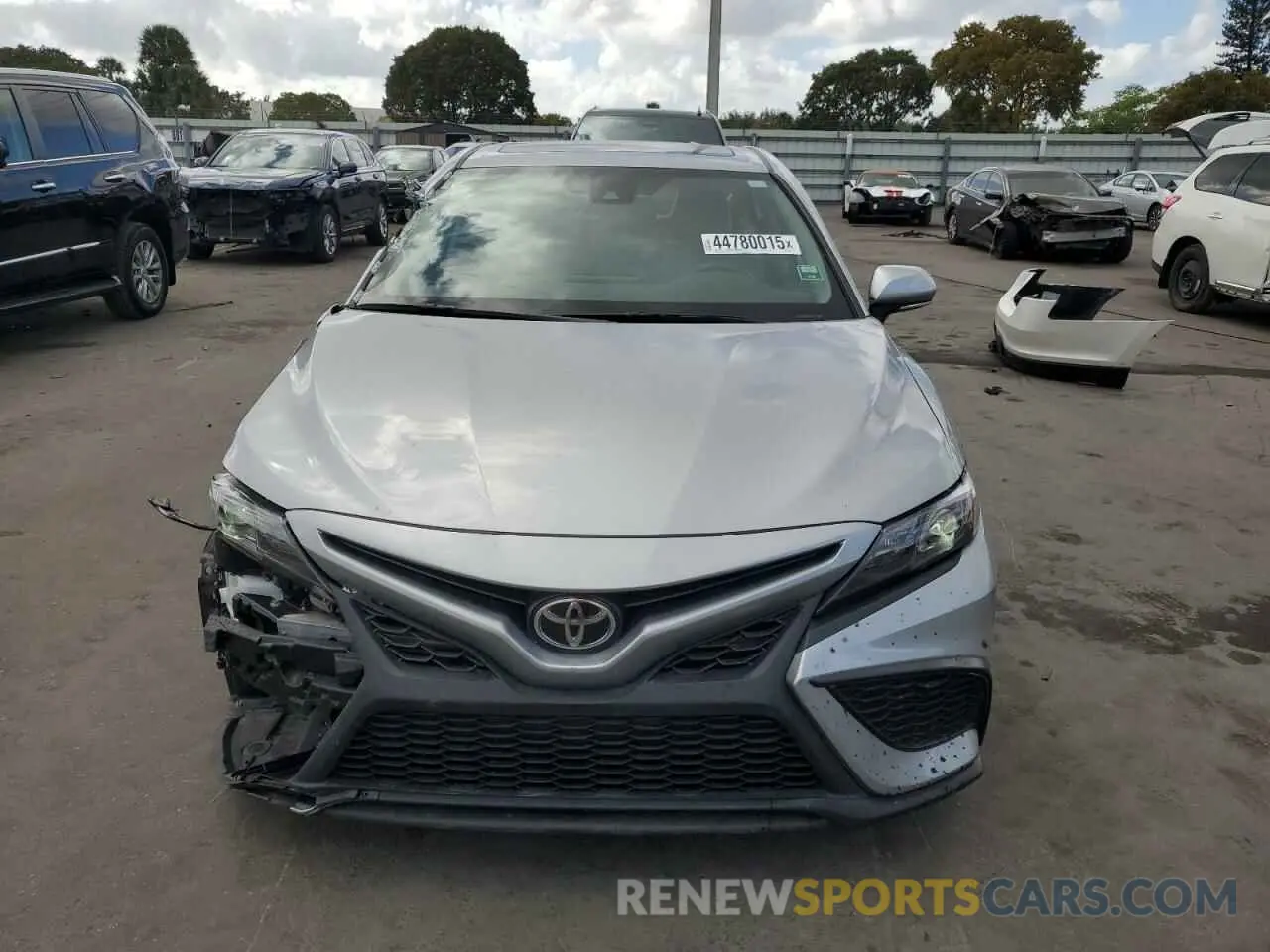 5 Photograph of a damaged car 4T1G11AK8MU538490 TOYOTA CAMRY 2021