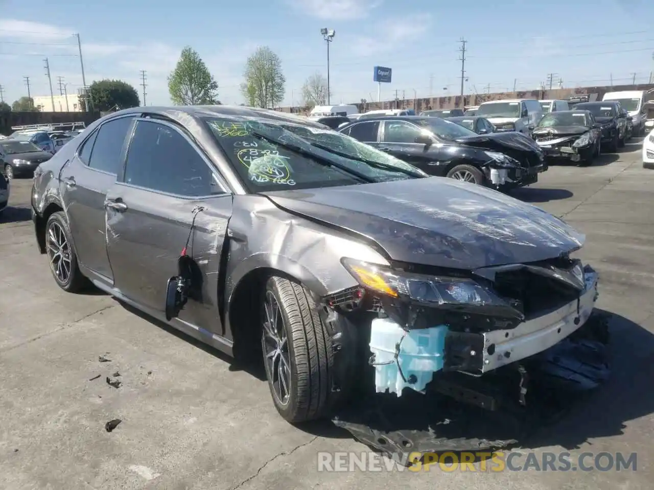 1 Photograph of a damaged car 4T1G11AK8MU544306 TOYOTA CAMRY 2021