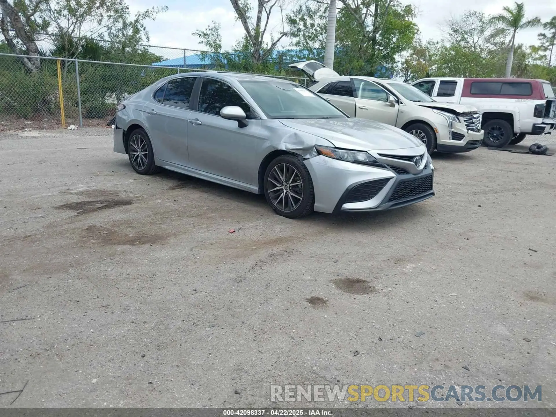 1 Photograph of a damaged car 4T1G11AK8MU548808 TOYOTA CAMRY 2021