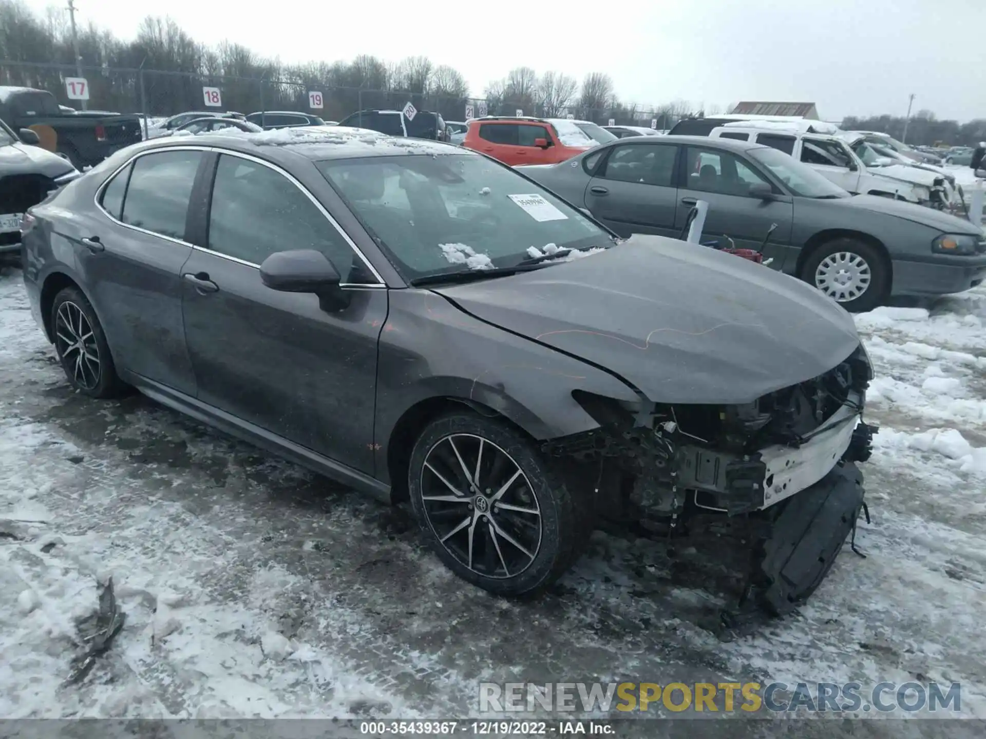 1 Photograph of a damaged car 4T1G11AK8MU549876 TOYOTA CAMRY 2021