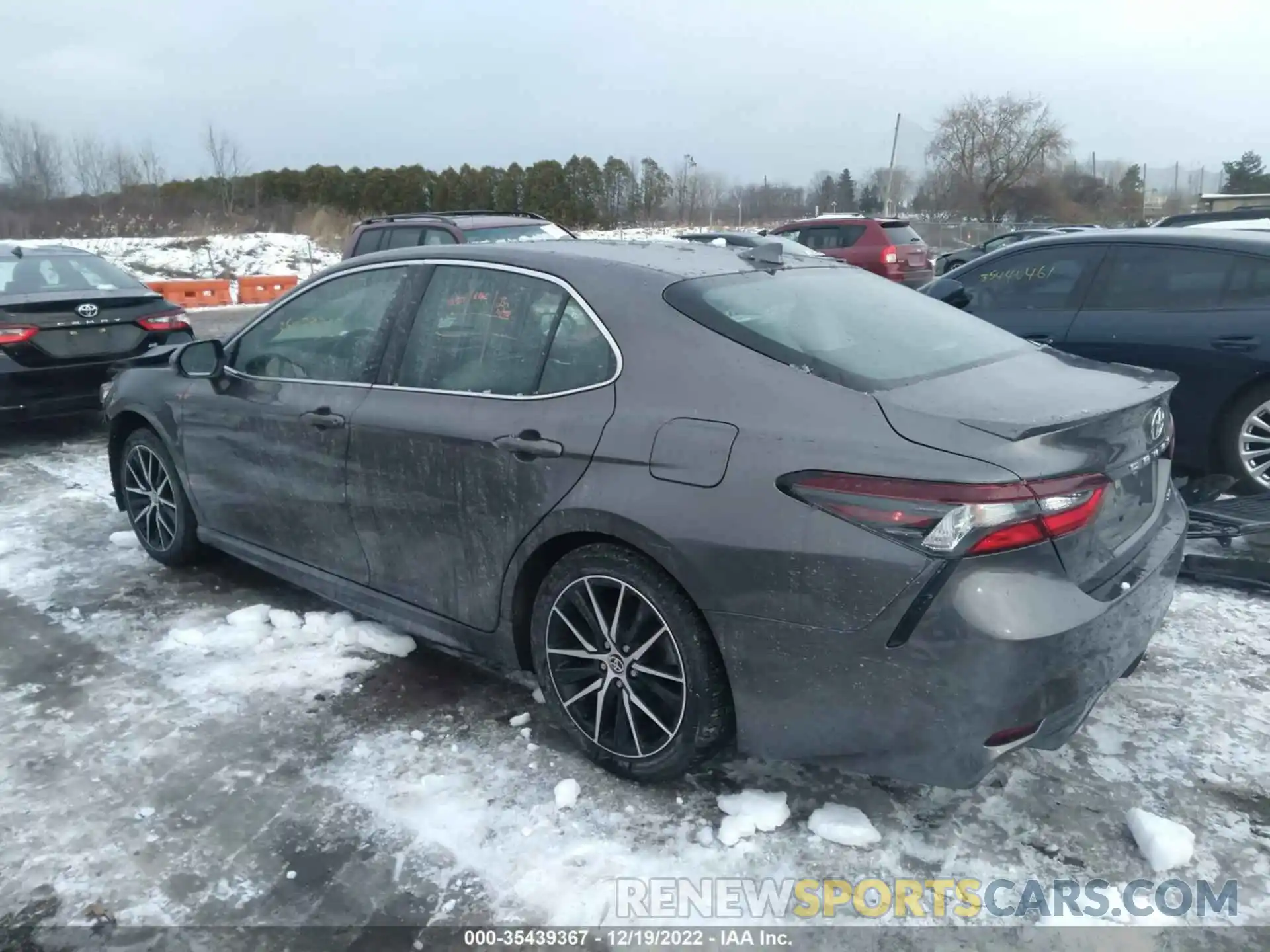 3 Photograph of a damaged car 4T1G11AK8MU549876 TOYOTA CAMRY 2021