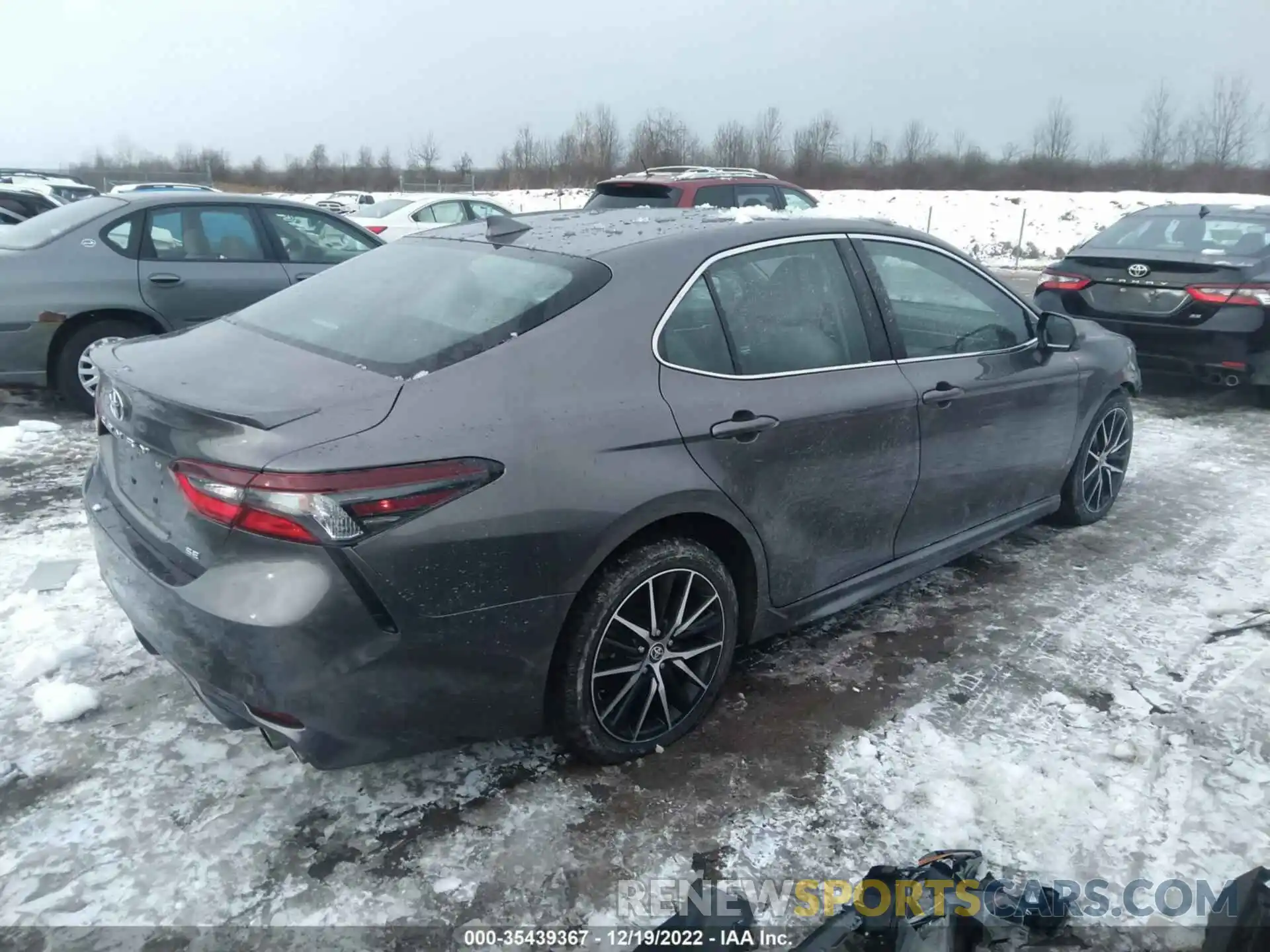 4 Photograph of a damaged car 4T1G11AK8MU549876 TOYOTA CAMRY 2021