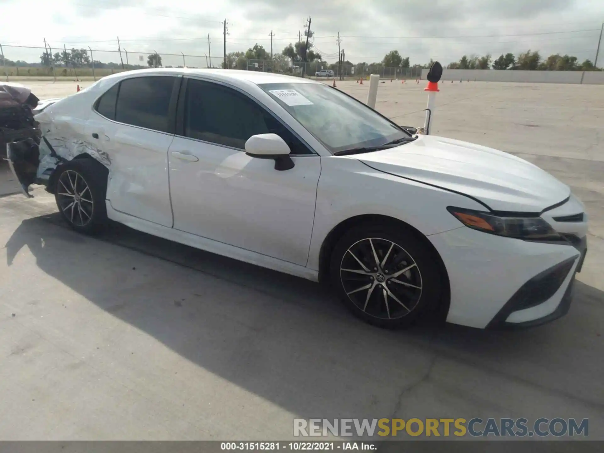 1 Photograph of a damaged car 4T1G11AK8MU562479 TOYOTA CAMRY 2021