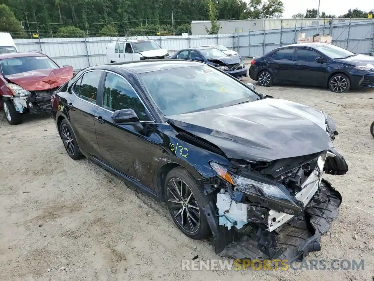 1 Photograph of a damaged car 4T1G11AK8MU568055 TOYOTA CAMRY 2021