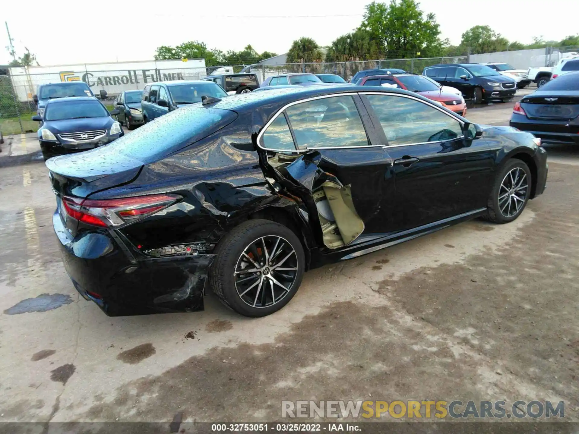 4 Photograph of a damaged car 4T1G11AK8MU588614 TOYOTA CAMRY 2021