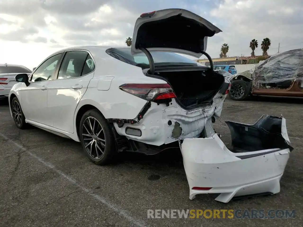 3 Photograph of a damaged car 4T1G11AK8MU611812 TOYOTA CAMRY 2021