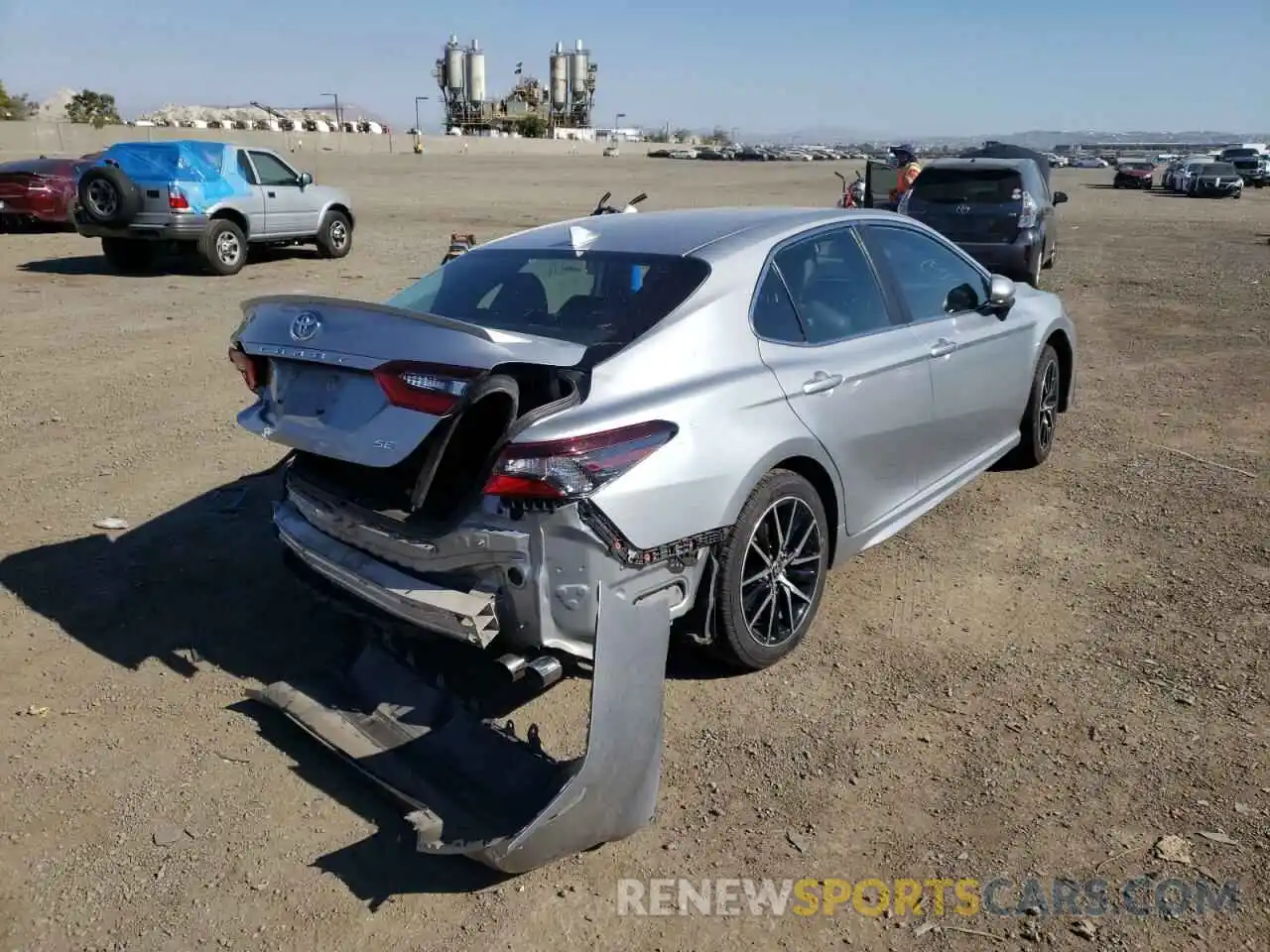 4 Photograph of a damaged car 4T1G11AK9MU404278 TOYOTA CAMRY 2021