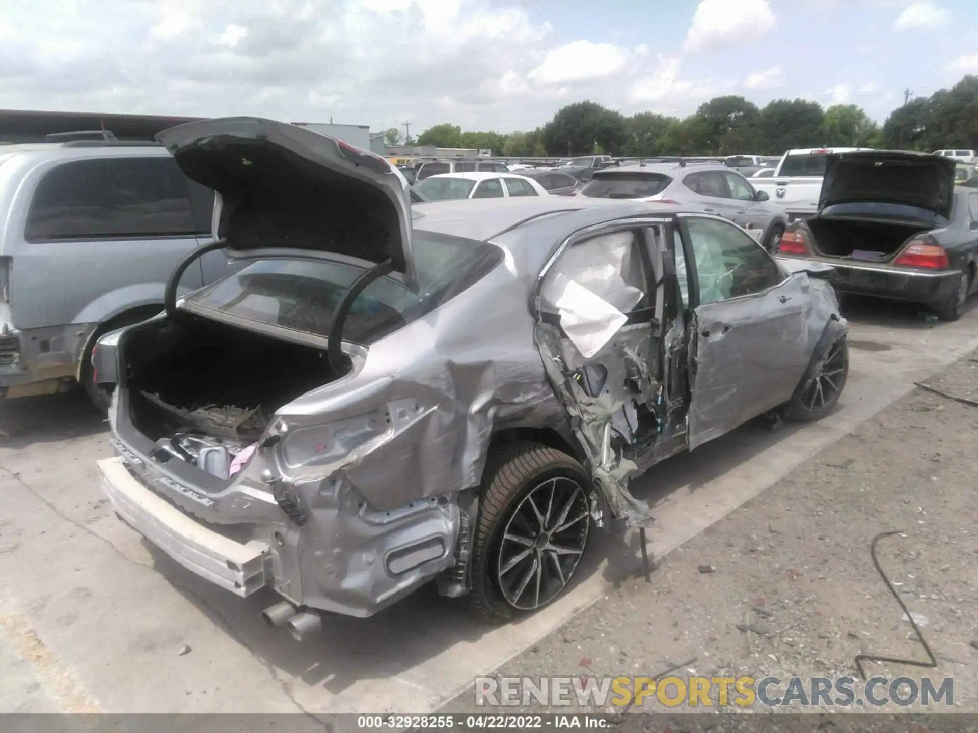 4 Photograph of a damaged car 4T1G11AK9MU429519 TOYOTA CAMRY 2021