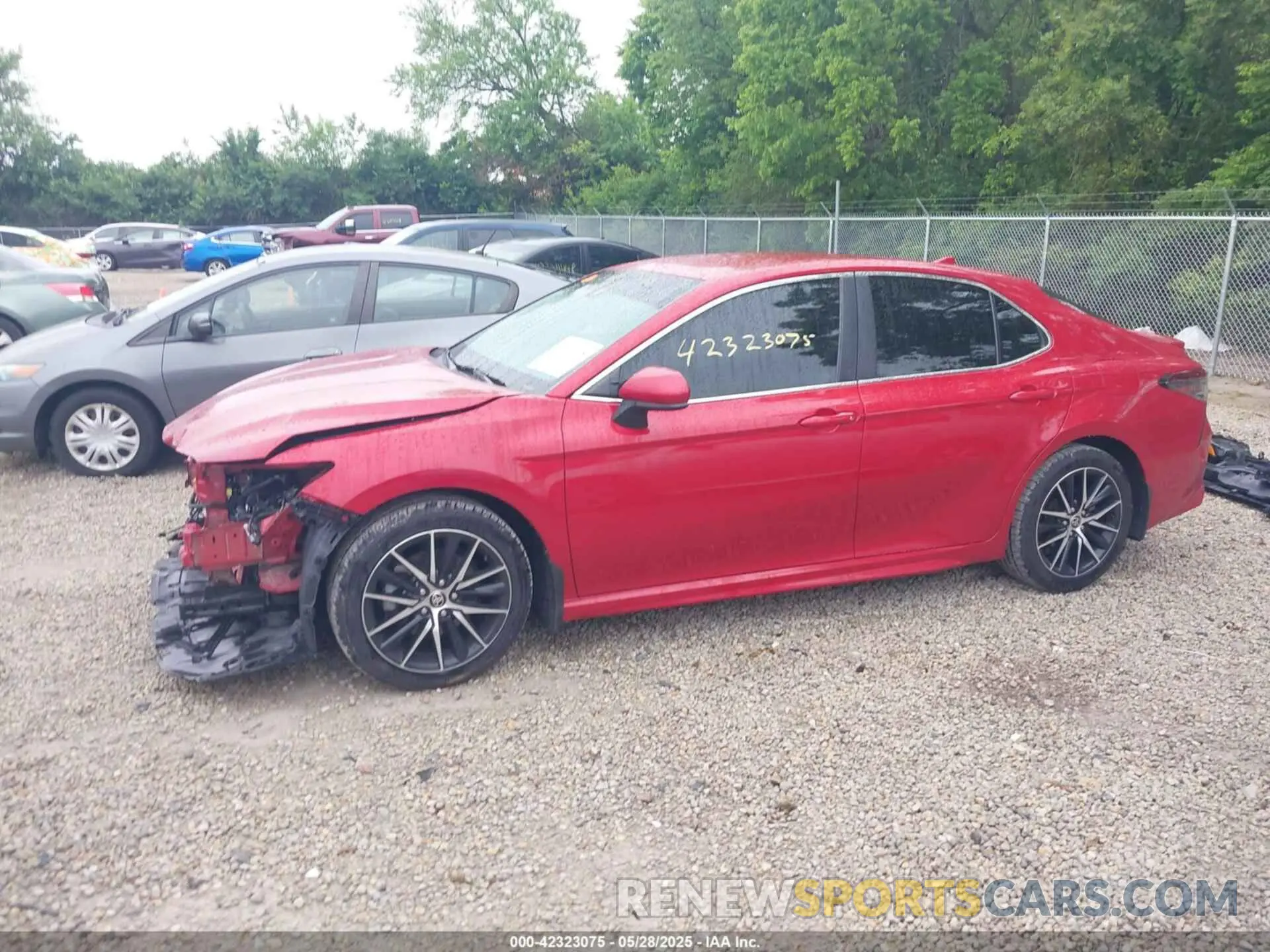 15 Photograph of a damaged car 4T1G11AK9MU442397 TOYOTA CAMRY 2021